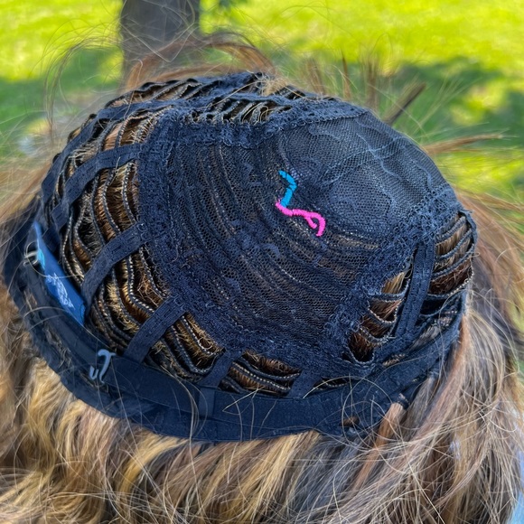 Vivica A. Fox 100% Modacrylic Wig - Picture 8 of 11